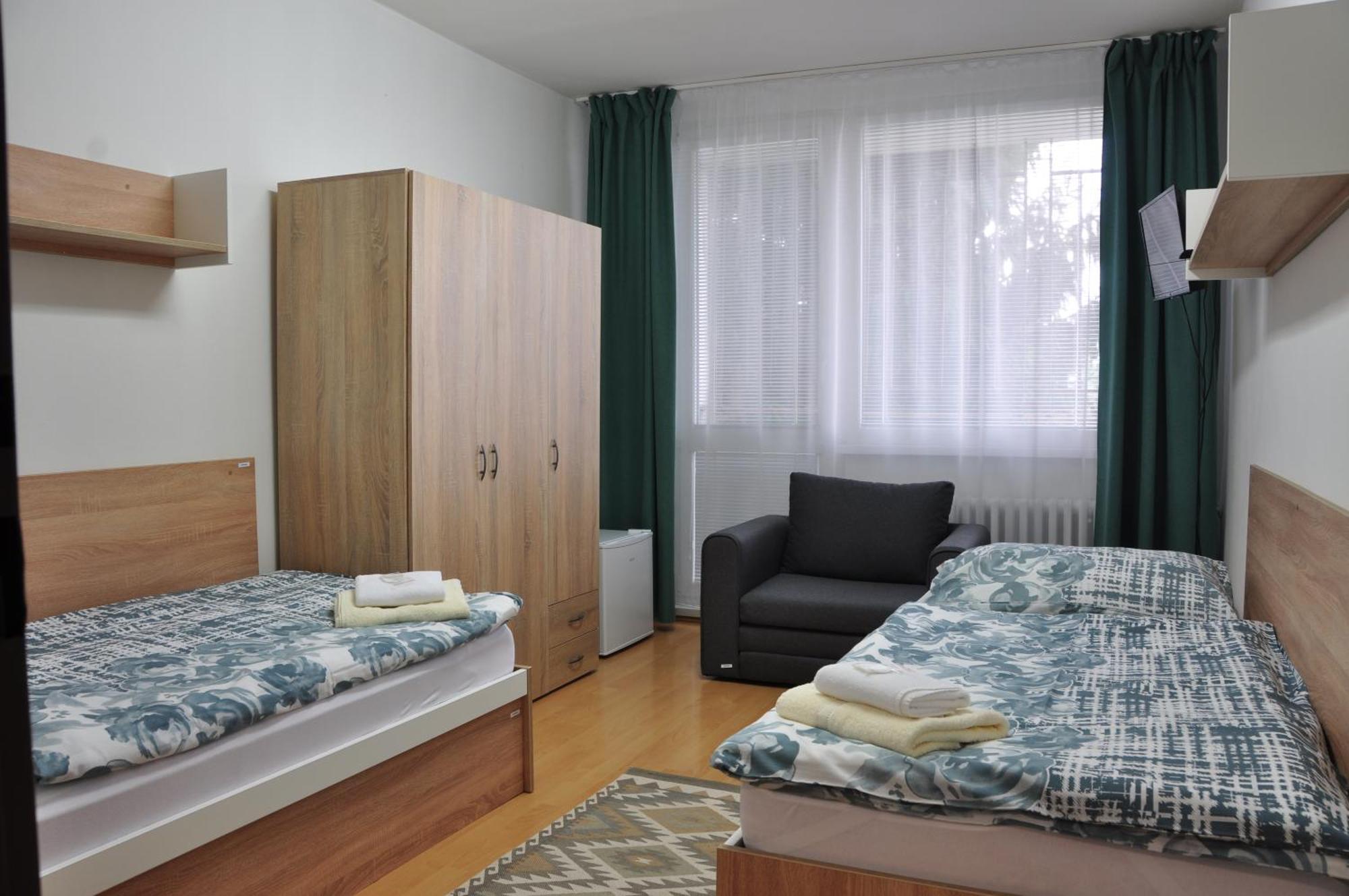 Skolsky Internat Medicka 2 Hotel Košice Exterior foto